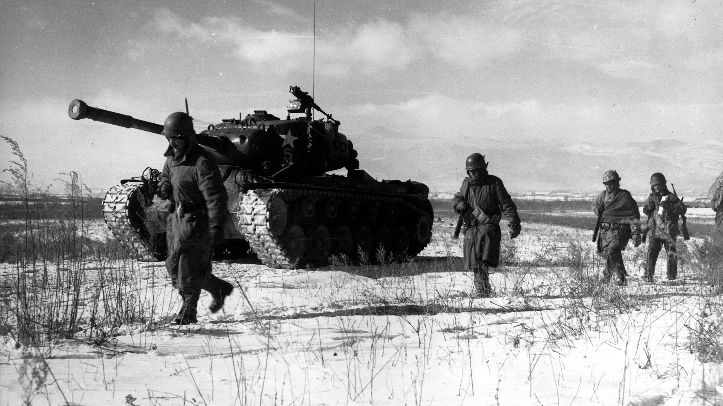 In the 1950 Battle of the Chosin Reservoir, U.S. Marines fought Chinese soldiers in North Korea’s mountains during the Korean War.