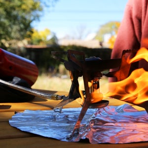 The MSR WhisperLite priming.