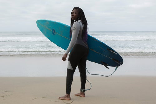 When Khadija 鈥淜hadjou鈥 Sambe started surfing at 14, she was the only local woman in the waves in Dakar, Senegal, where she鈥檚 from. She spent her teenage years surfing with her uncles and cousins, hoping to one day find a community of professional female surfers who she could train with and compete against. Now 23, she lives in Northern California, training every day with the hopes of going pro, representing her country at the Tokyo 2020 Olympics, and inspiring a new generation of Senegalese girls.
We spent three days with her in San Jose and Santa Cruz, California, where she lives and surfs. Sambe is 6,000 miles away from Dakar, but she says when she gets in the water, she鈥檚 home.