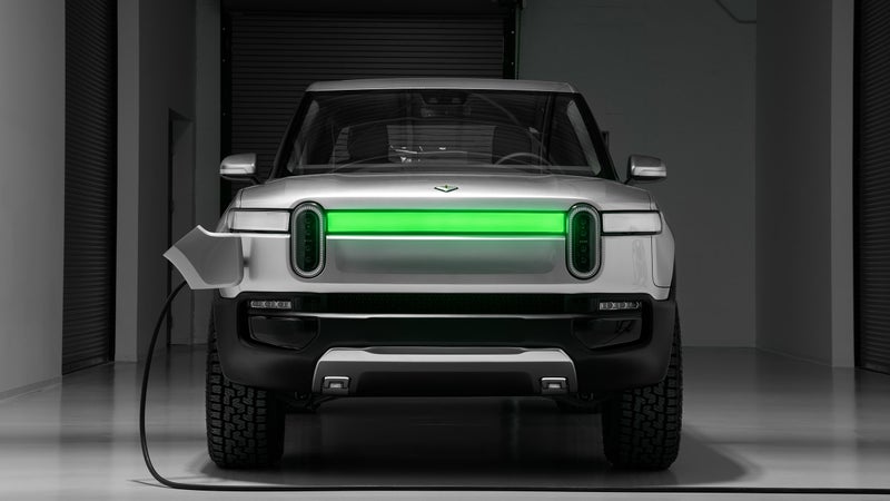 I guess the grille glows green while it's charging. Again, this is really neat, but it's also the kind of expensive, unnecessary addition that does not seem realistic for production.