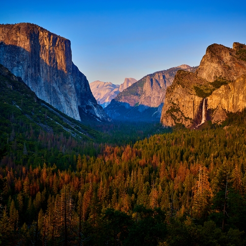 Yosemite valley at sunset