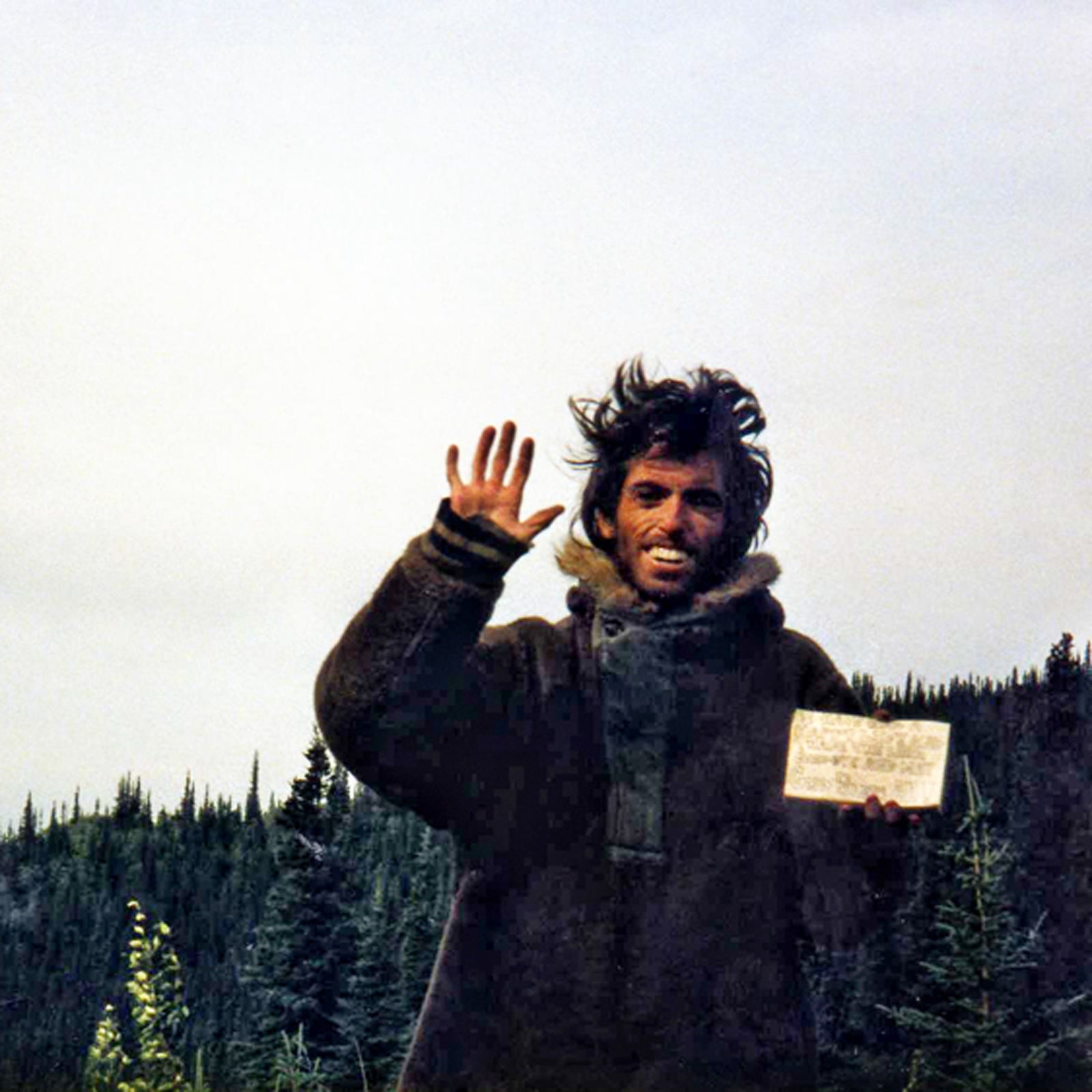 https://cdn.outsideonline.com/wp-content/uploads/2019/01/25/chris-mccandless_s.jpg