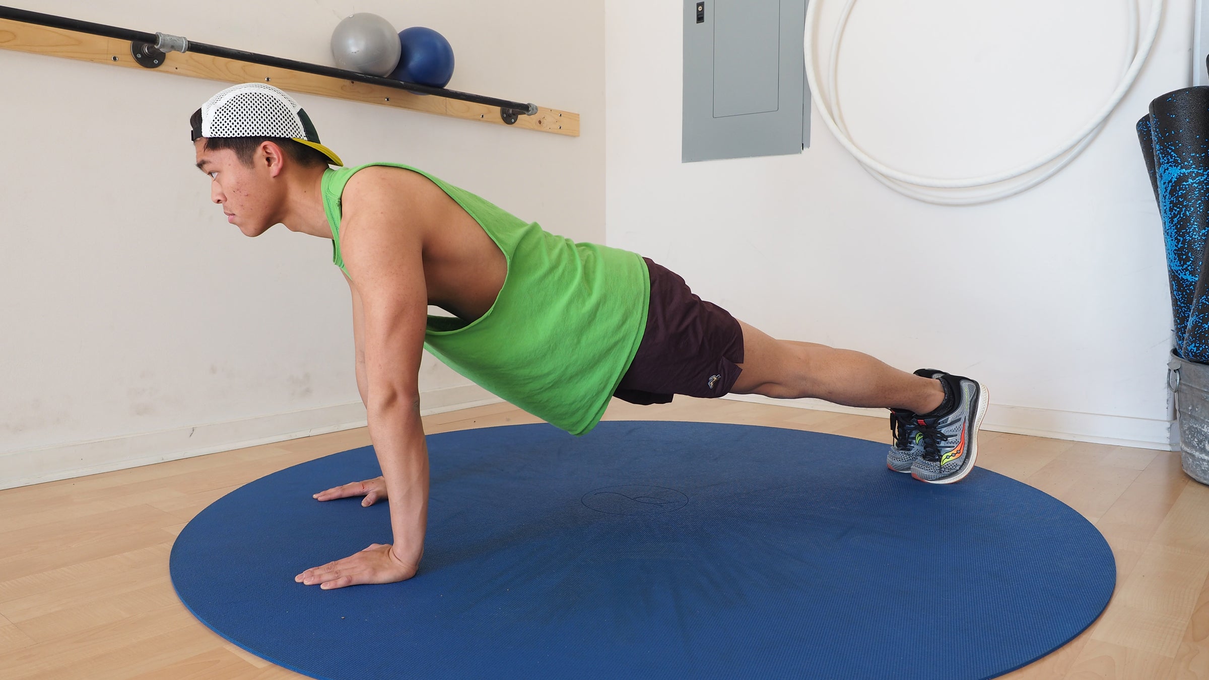 Prone triceps push discount ups