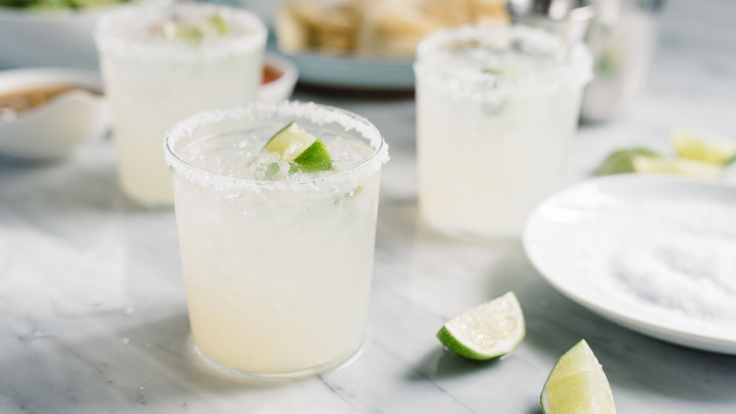 https://cdn.outsideonline.com/wp-content/uploads/2019/02/15/margaritas-with-chips_h.jpg