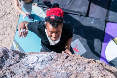 Last weekend marked the fourth year of the Women's Climbing Festival in Bishop, California. The 300-woman festival stemmed from a “mutual desire by many women to a space for fellowship, conversation, connection, and climbing,” according to founder Shelma Jun. Today, a significant part of the annual meetup is now dialogues (a panel, workshops, and personal conversations) that deal with important discussions about intersectionality, racism, sexism, privilege, body-shaming. But at its core, the Women’s Climbing Fest is about women climbing with other women. And to celebrate, I spent the weekend capturing a series of photographs of women trying hard on boulder problems outside of Bishop.
Photo: Summer Winston boulders at the Happys. Women’s Climbing Fest participants though the original problem’s name