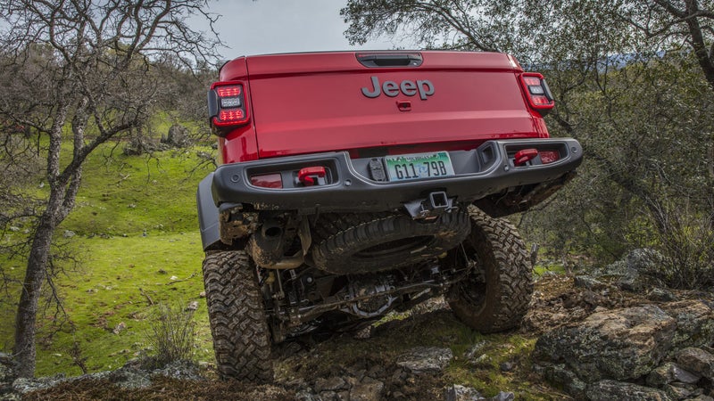 Live axles at both ends, with disconnecting sway bars, give the Gladiator more articulation than any other pickup available today, if not ever.