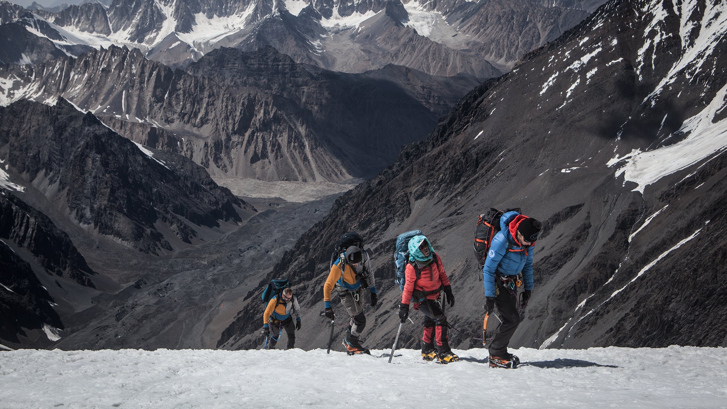 Guide Emilie Drinkwater leading the expedition team