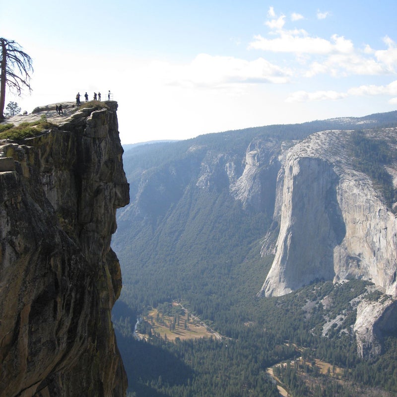 Moorthy and Viswanath apparently fell while taking a selfie at Yosemite’s Taft Point.