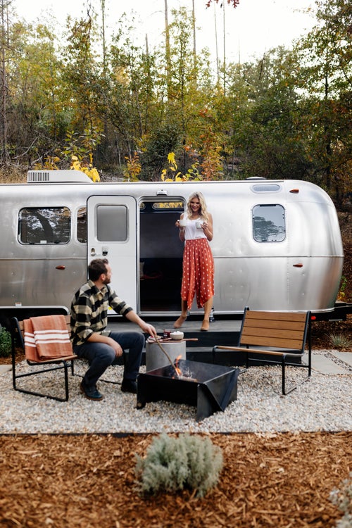 The new and expansive Midpines location has 102 total units, including 80 standalone Airstreams, five combined Airstream and luxury tents, and five wheelchair accessible units (not Airstreams). Here鈥攗nlike in Yosemite park鈥攜ou can walk dogs on the trails and fly buzzing drones overhead. (If you did this in Yosemite you would get a ticket.) Each unit contains a full sized shower in a spa-style bathroom.