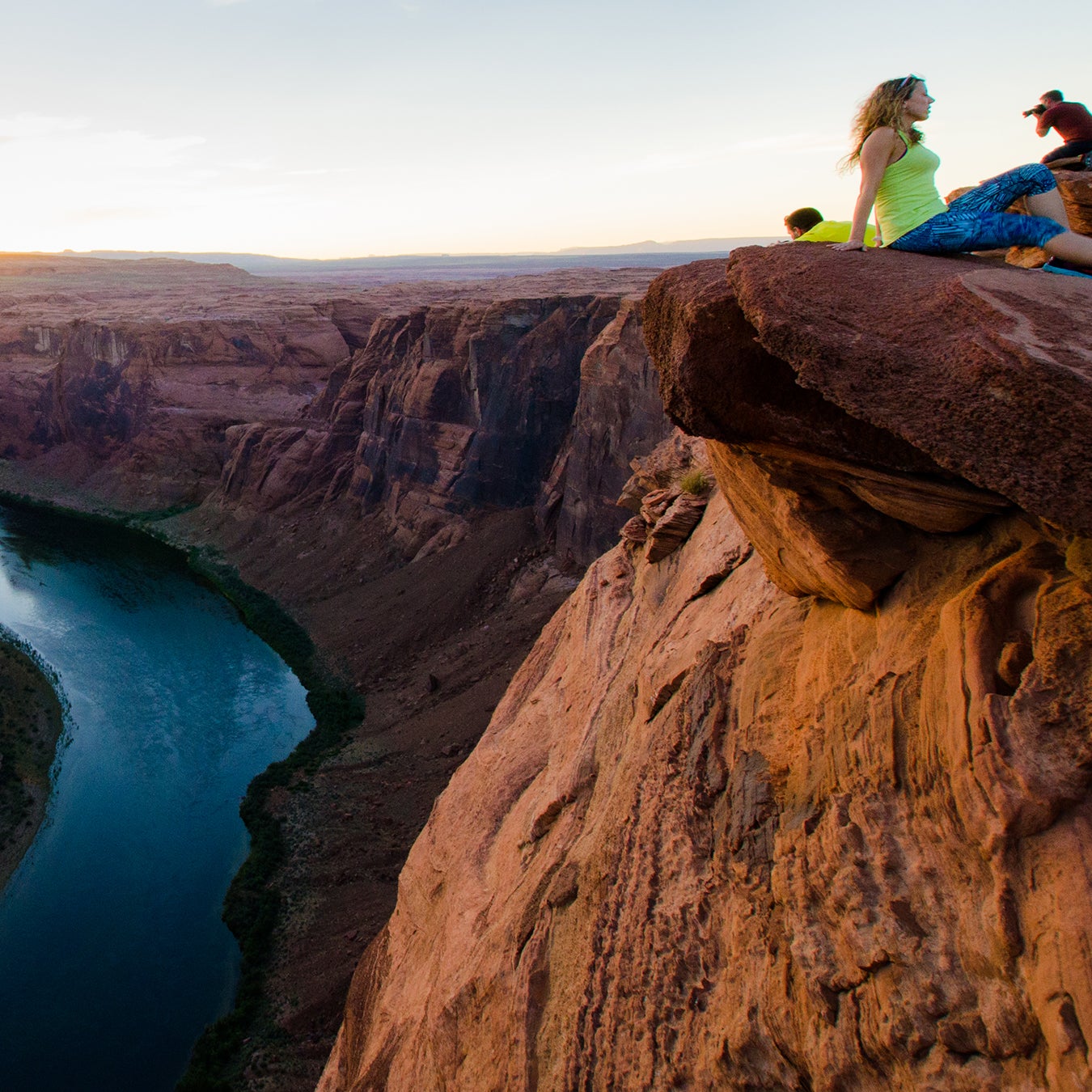 Tourists at Horseshoe Bend