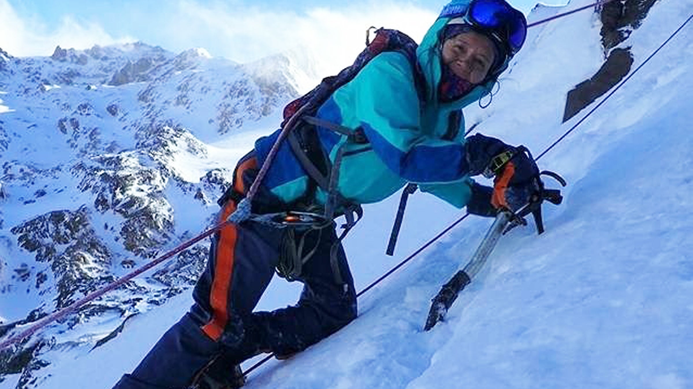 Pico scrambles up mountains—with one foot.