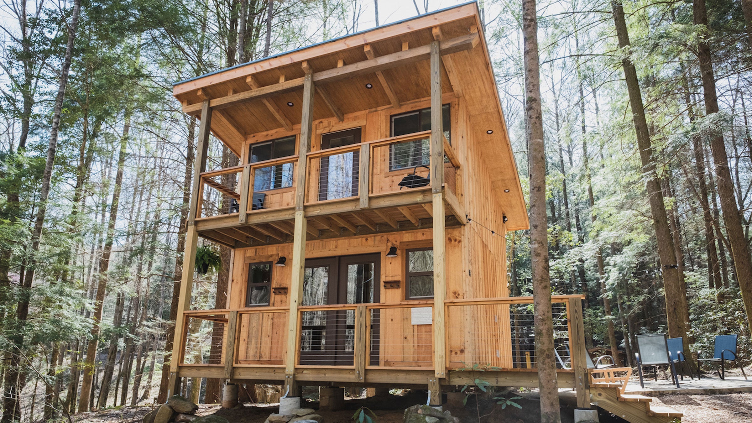 A collection of cabins set on a 15-acre forested property deep in the southern Appalachian Mountains—Mulberry Gap is a heaven for mountain bikers and trail runners.