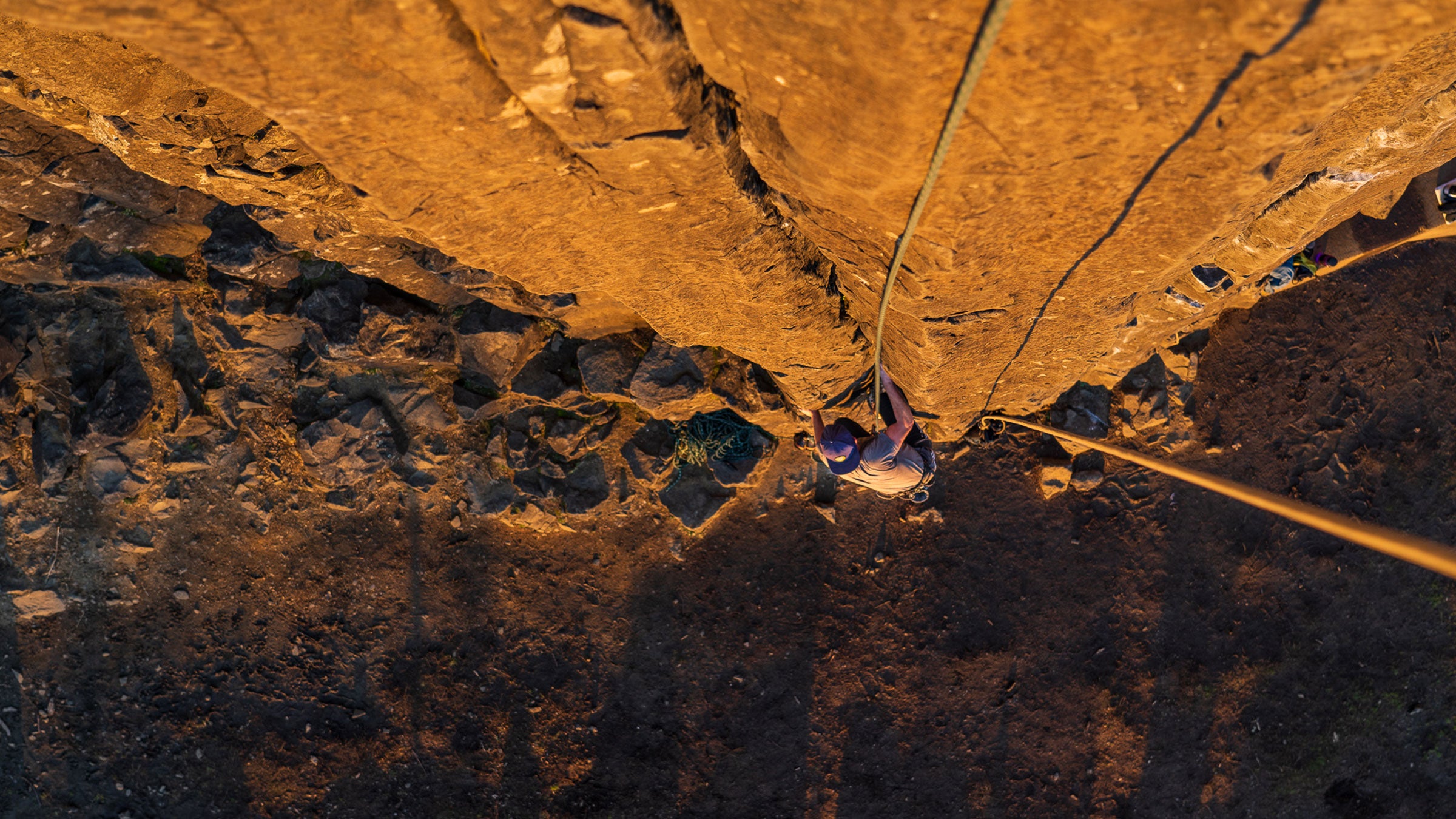 Pete Hoffmeister running rope-solo laps on one of the eight race routes, Bat Crack, The Columns