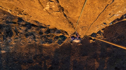 Pete Hoffmeister running rope-solo laps on one of the eight race routes, Bat Crack, The Columns