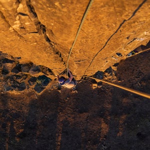 Pete Hoffmeister running rope-solo laps on one of the eight race routes, Bat Crack, The Columns