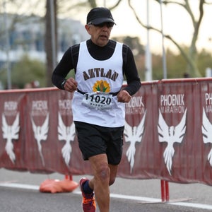 Frank Meza during the 2019 Sprouts Mesa-PHX Marathon
