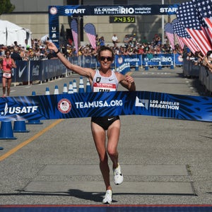 Amy Cragg wins the 2016 Olympic Marathon Trials.