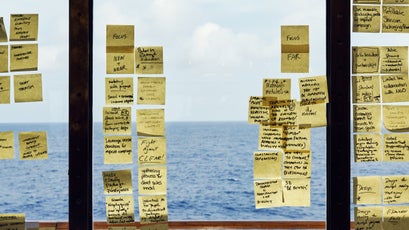 Post-it Notes aboard the Resolute