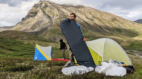 The UberLite retains the tried-and-true stick valve and takes me about 15 breaths to fill (although optimal firmness requires a little bit less). Deflation and storage take about 60 seconds and work best if you deflate it while still lying on it.