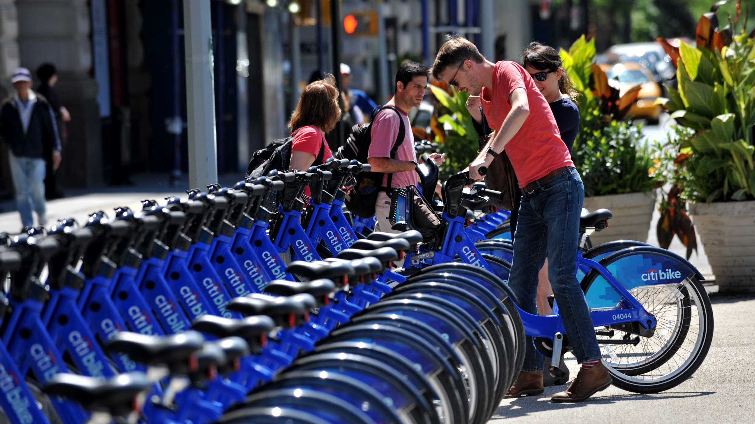 Forcing Cyclists to Wear Helmets Is Not the Answer