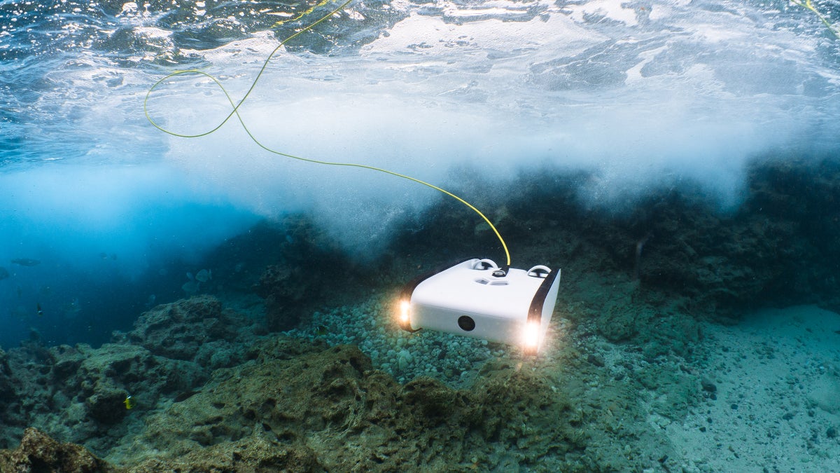 Aquatic drone drops its camera to look for fish