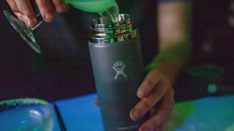 https://cdn.outsideonline.com/wp-content/uploads/2019/11/09/juarez-margaritas-hydro-flask_h-scaled.jpg?width=800