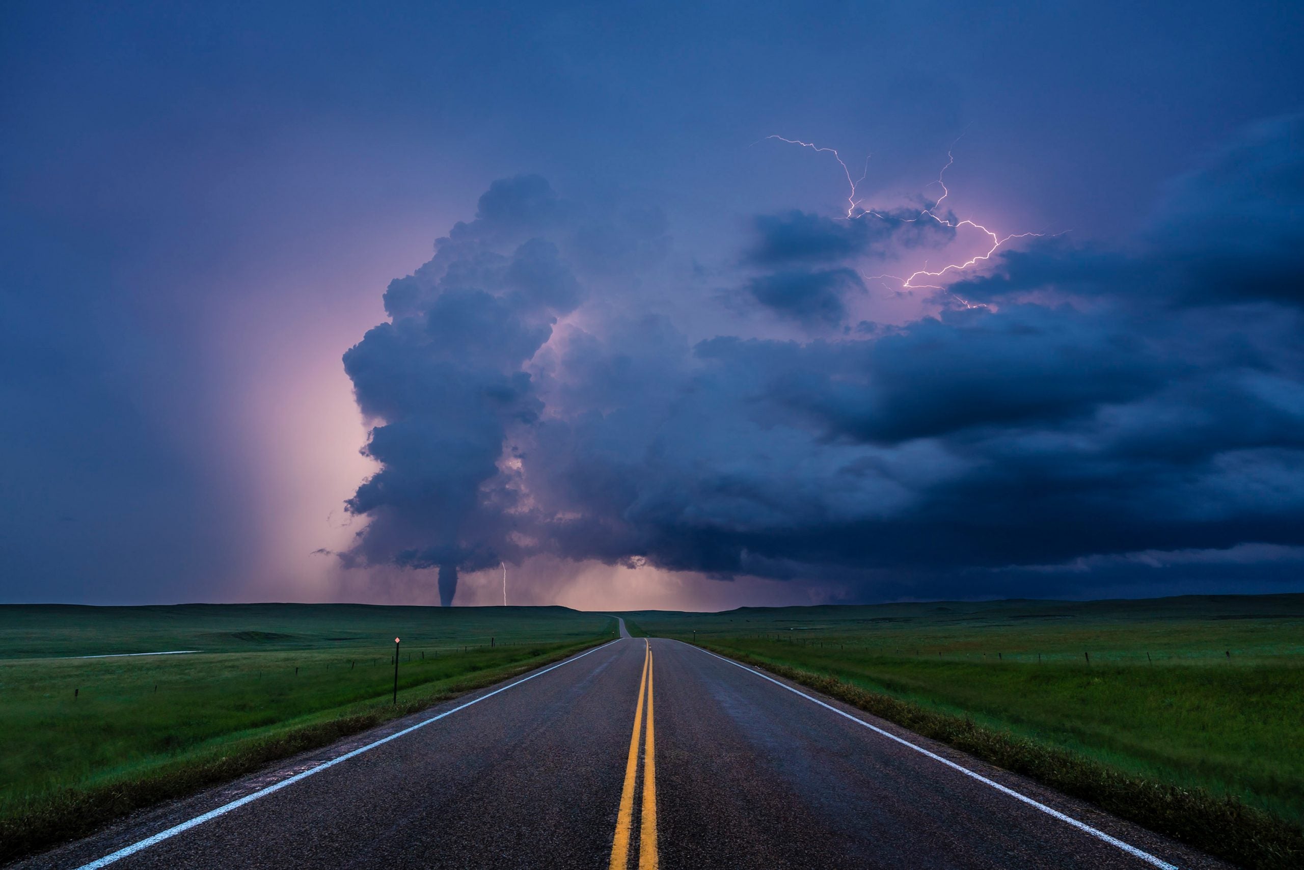 The Dangerous and Beautiful Storms of the Midwest - Outside Online