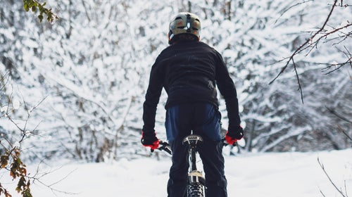 With the Right Cycling Gear, Cold Winter Weather Is Nothing to Fear