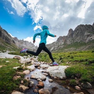 Your new favorite trail running kit is on sale at REI.