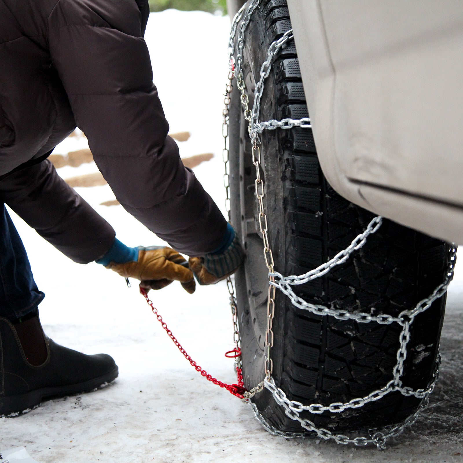 How to Put on Tire Chains