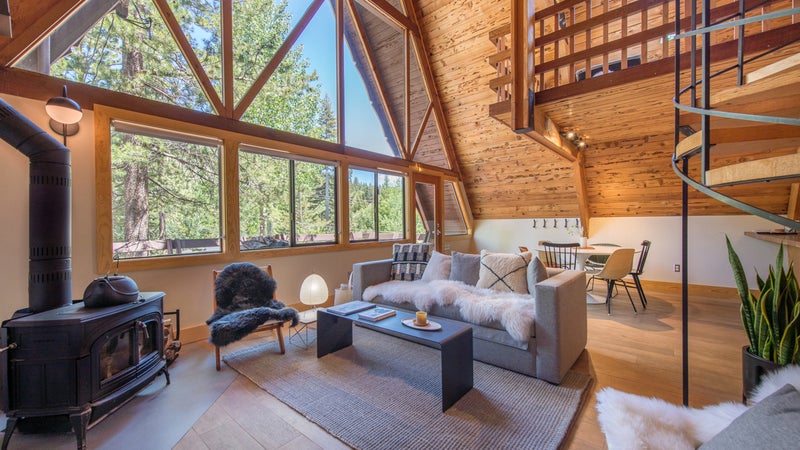 V-day lodges