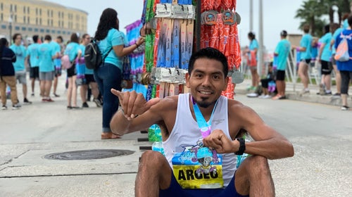 The 27-year-old, who works as an assistant coach at Florida Gulf Coast University in Fort Myers, ran a PR of 2:18:39 in his third marathon.