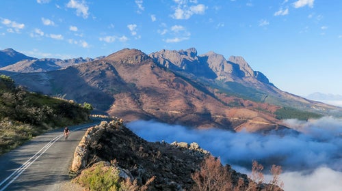 Riding alone doesn’t come naturally to everybody, especially those among the roadie set, for whom training without a paceline is like practicing free throws without a hoop.