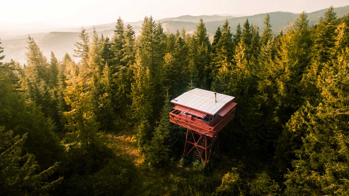 Cabins We Wouldn't Mind Being Stuck in Right Now