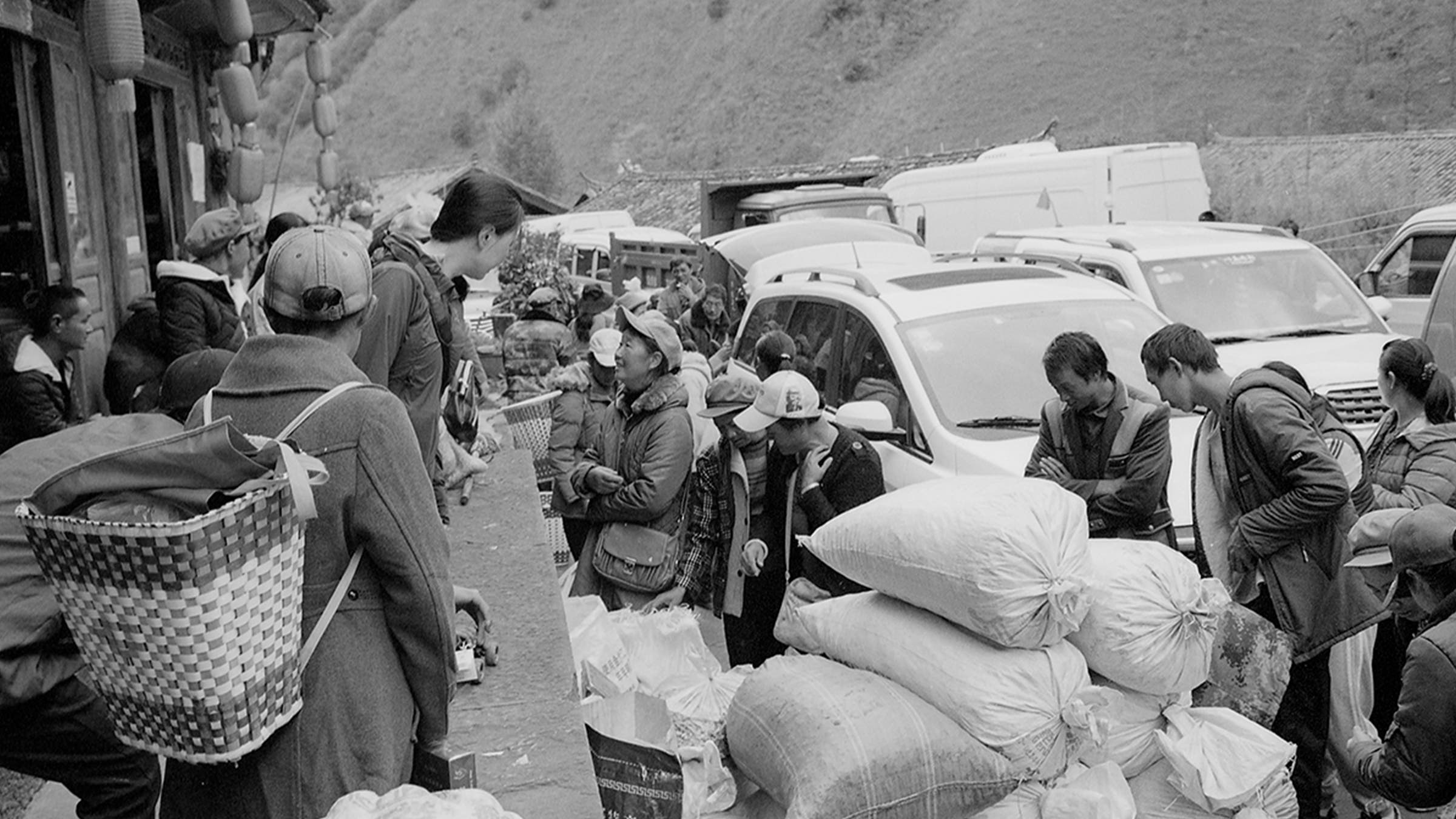 The indigenous Lisus gathering on Hongshi Jie (Redstone Street) on a market day