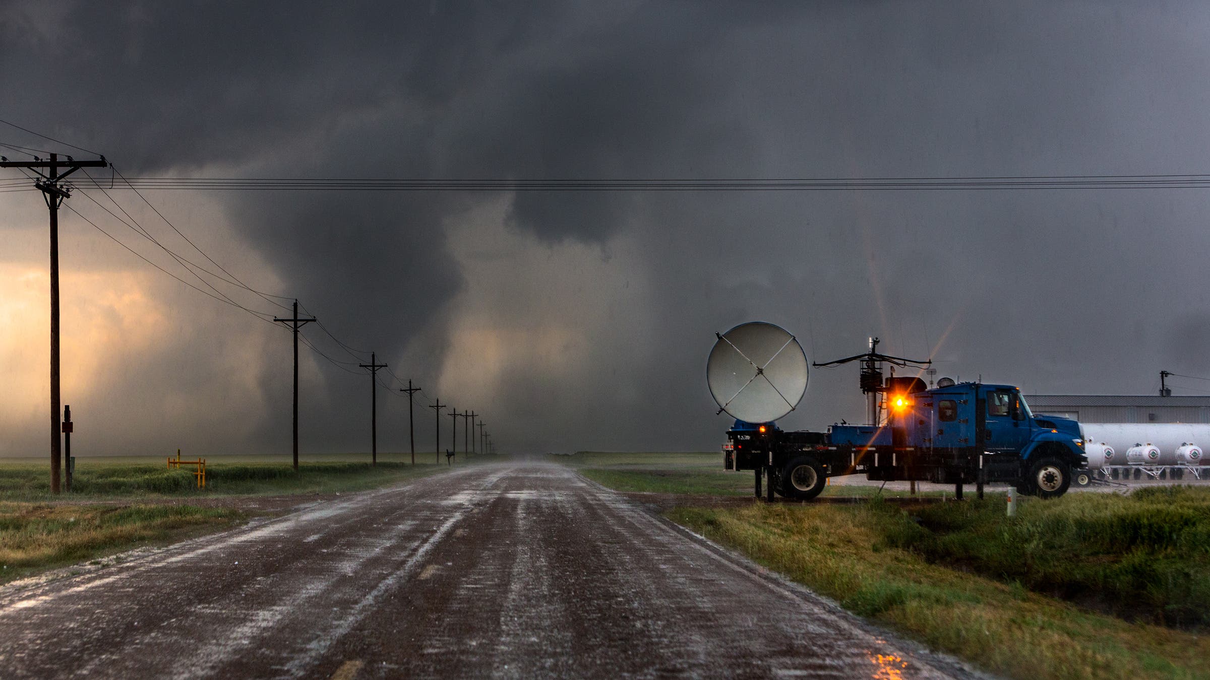 Doppler on Wheels in front of Tornado