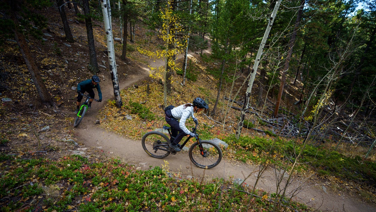 Best Women's Mountain Bike Gear for Fall Riding