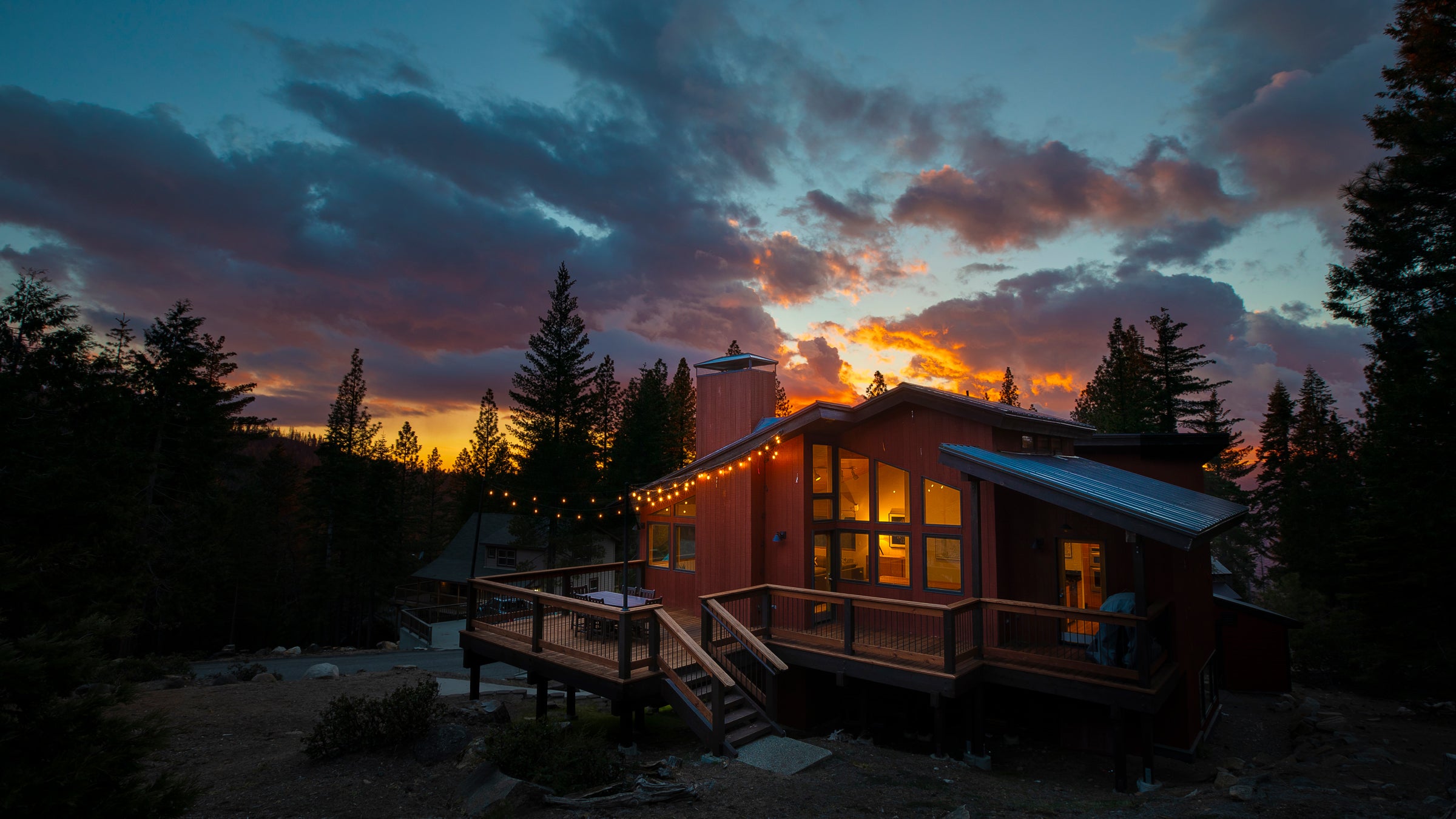 The colder months are the perfect time to visit national parks, with fewer crowds and endless adventure. Stay at one of these dreamy base camps.