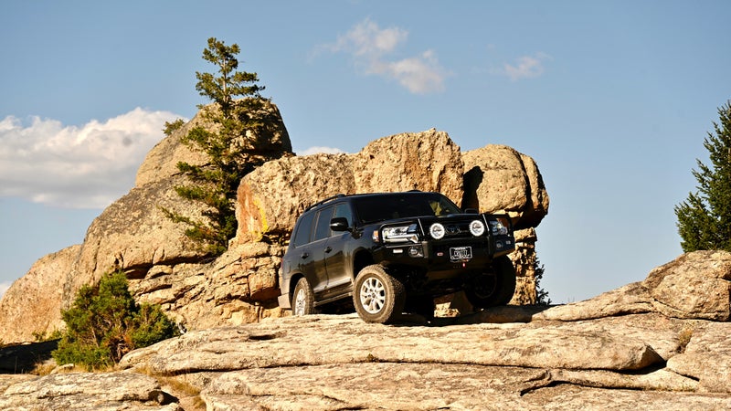The AT/IIIs proved the perfect companion for the OE long-travel Land Cruiser, smoothing out its harsh traction-management system without unduly impairing the ride quality.