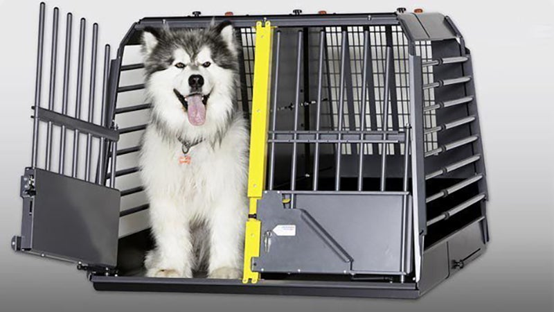 The MIM Safe Variocage completely encloses your dogs, and is designed to crush at a controlled rate, providing deceleration for flying dogs. It also works to retain them inside a vehicle following a crash.