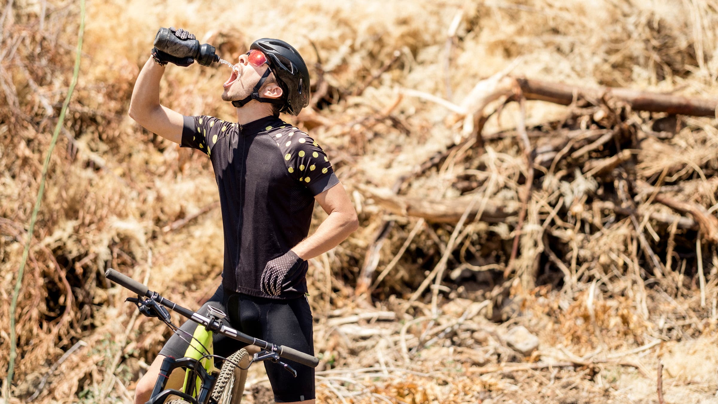 Cycling Apparel to Keep You Cool on Hot Rides Cycling Apparel to Keep You Cool on Hot Rides
