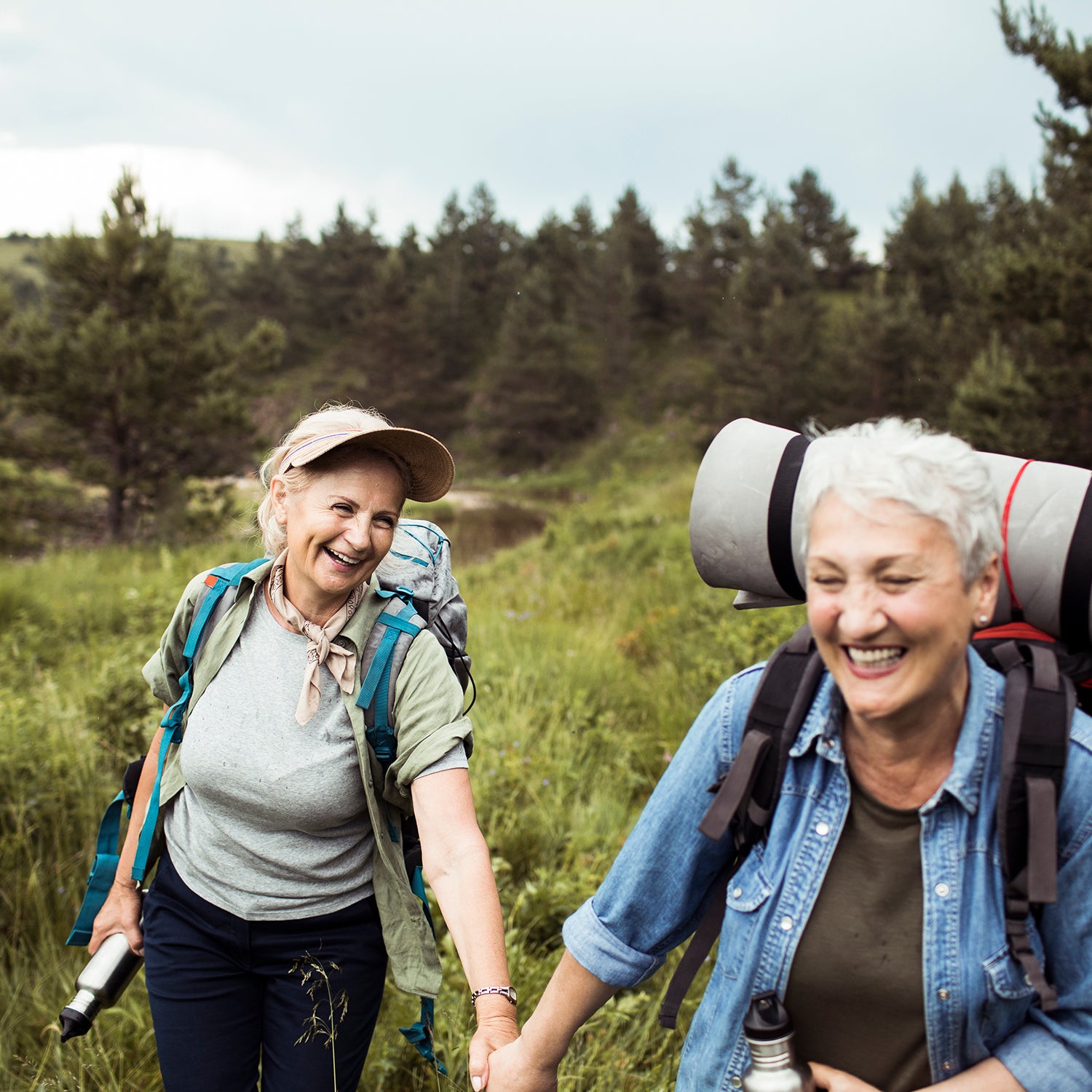 Man Steals The Phone From A Womans Bag In The Park Stock Photo - Download  Image Now - iStock