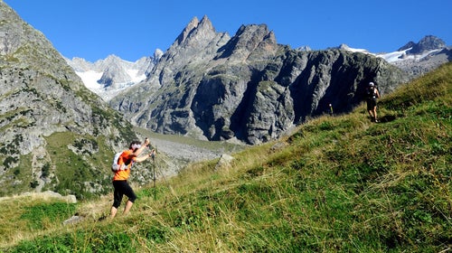 utmb runner ultrarunner running ultrarunning endurance france italy