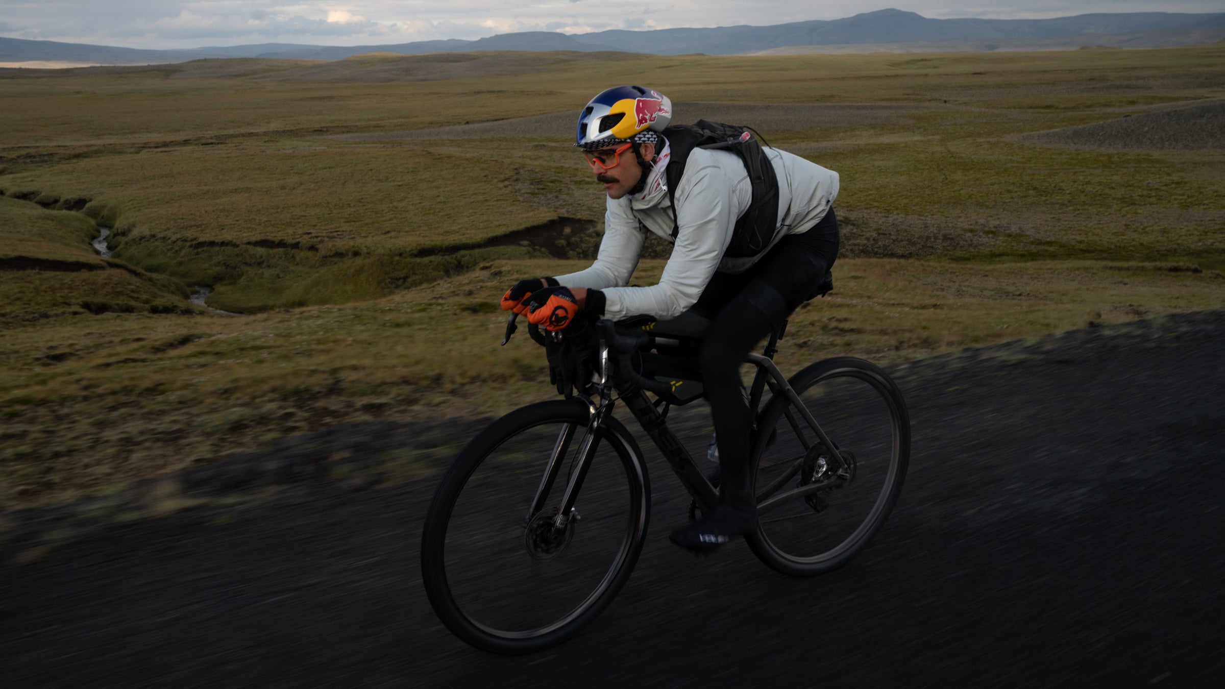 Payson McElveen raced across Iceland in fewer than 20hrs.