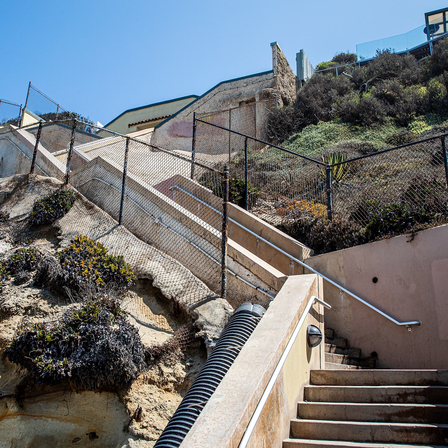 The alternative route to the beach