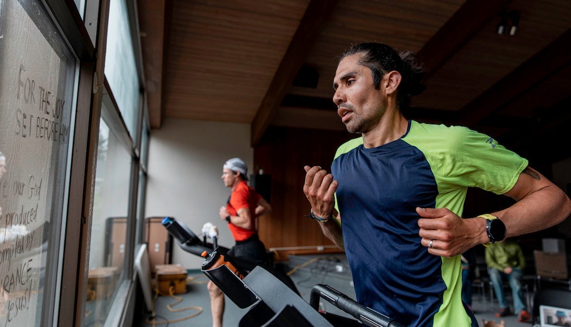 Key Mental Strategies We Can Learn From A World Record Shattering Treadmill 100k
