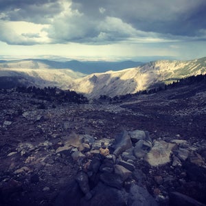 view of the oregon pacific crest trail mountain view and trails