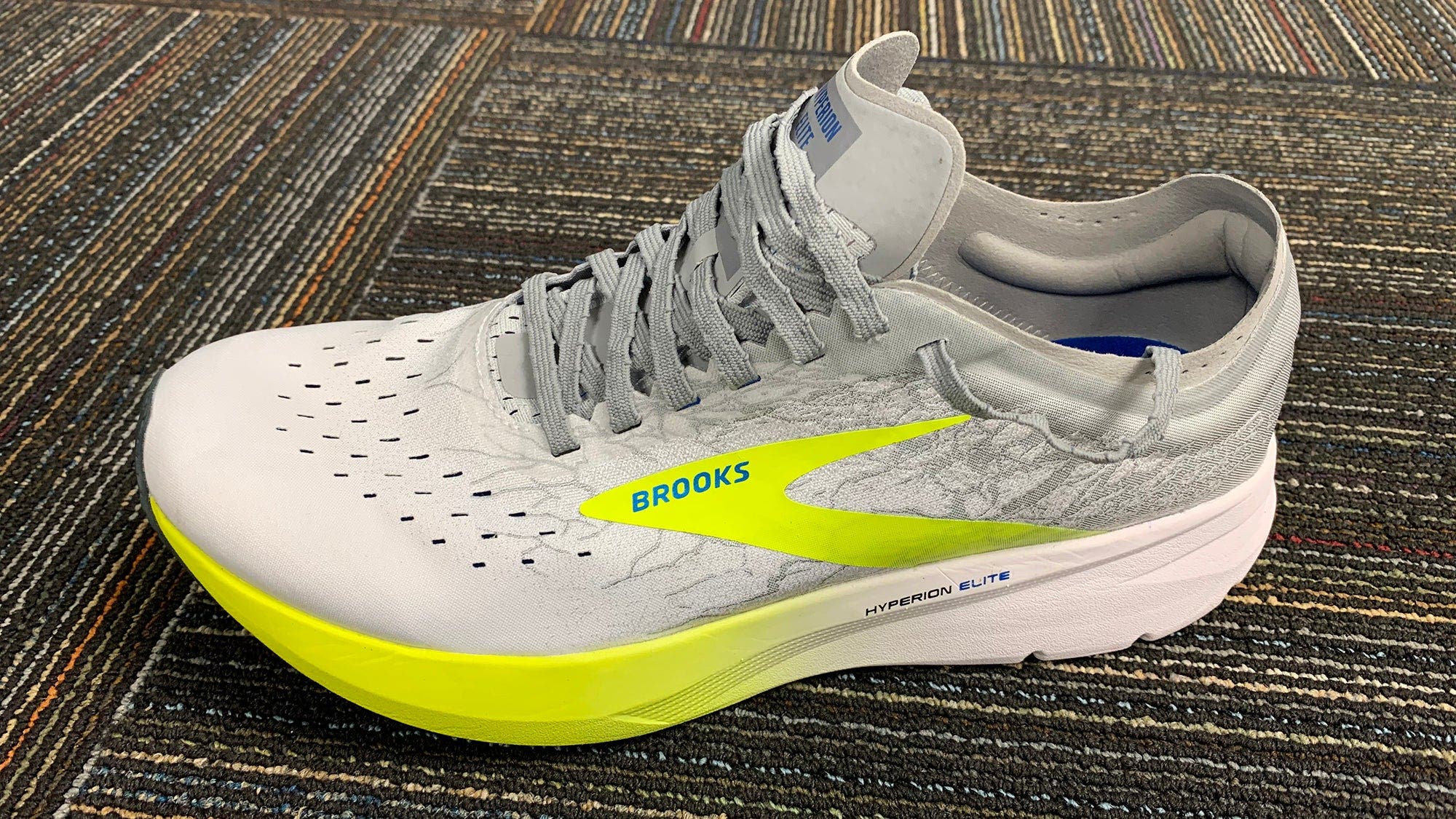 Brooks Hyperion Elite Carbon-plate Shoe