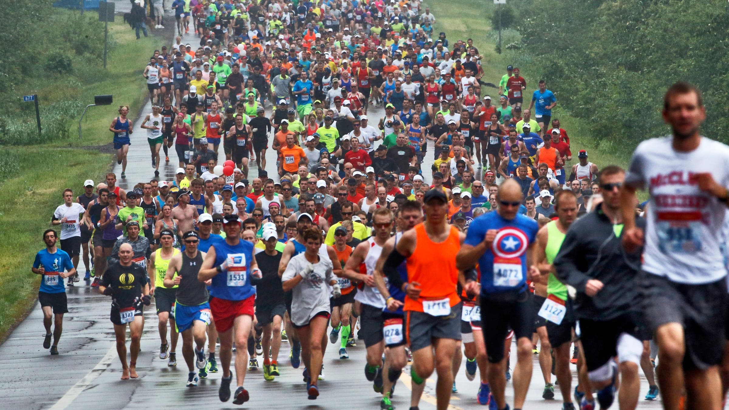 Grandma's Marathon racers head toward Duluth.