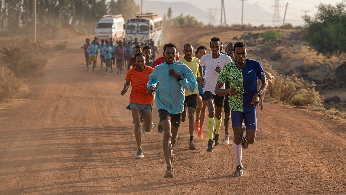 How World Champion Lelisa Desisa Trains